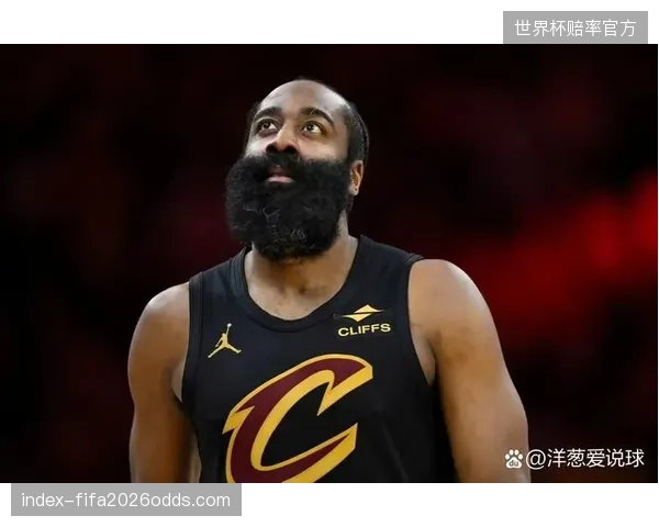 尼克斯利用防守反击惩罚骑士失误,快速攻防转换拖垮对手节奏。 尼克斯利用防守反击惩罚骑士失误,快速攻防转换拖垮对手节奏。